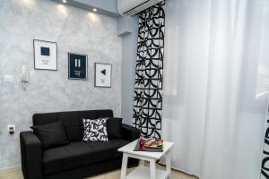 Crystal Apartment with free private parking of stayinthess