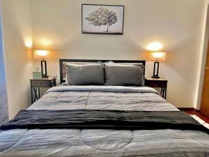 Quiet Cozy 2BR APT Black out Curtains