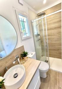 Maisonnette avec 2 chambres climatisée en face de la plage de Gigaro