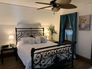 Nice 1 BR Apt, WIFI & Office, Near State Fair - Delafield