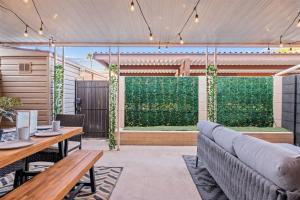 The Scott Pad - Remodeled space, large pool, centrally located in the heart of Scottsdale!