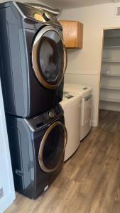 Emerald Lake House *Boat Parking with a View