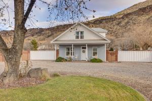 Remodeled Pioneer Home in Hurricane w/ Patio!