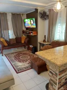 Zipcode Hideaway Guesthouse - Caymanas