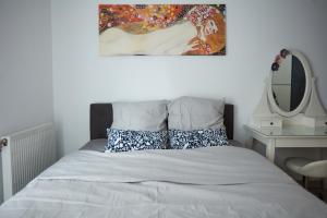 Appartements Appartement adorable et jardin : photos des chambres