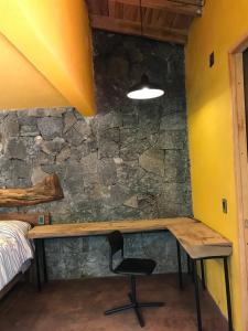 La Cabaña Amarilla al fondo del bosque de Tepoztlán