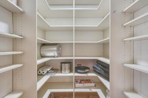 Pool and Hot Tub Spacious Villa in Coral Springs!