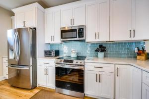 Lakefront Carolina Beach Townhome with 3 Balconies!