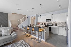 4142 Windsor Island new fantastic 12 guests pool