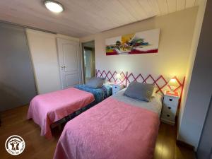 Maisons de vacances Gite charmant au bord de l'eau avec canoes, terrasse et jardin a Damvix, au coeur du Marais Poitevin. - FR-1-426-354 : photos des chambres