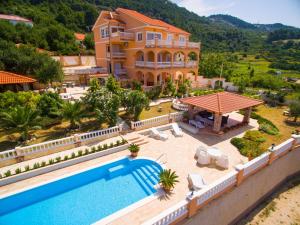 Family friendly apartments with a swimming pool Banjol, Rab - 21952