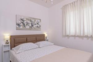 Family friendly apartments with a swimming pool Poljica, Trogir - 22079