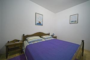 Apartments by the sea Postira, Brac - 22158