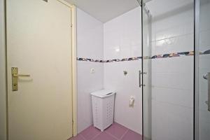 Apartments by the sea Postira, Brac - 22158