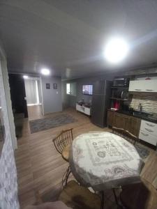 Casa a 100m da praia, com um pôr do sol lindo de Jurerê!