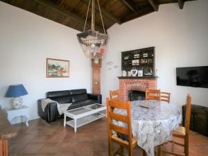 Maison à La Tranche-sur-Mer : Plage et Commerces à Proximité, Jardin, 3 Chambres, Parking - FR-1-22-343