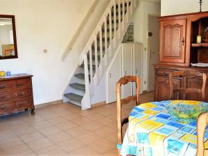 Appartement Duplex avec Terrasse, 2 Chambres, Parking Privé à 2 Min de la Plage - FR-1-251-569