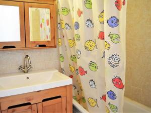 Appartement Duplex avec Terrasse, 2 Chambres, Parking Privé à 2 Min de la Plage - FR-1-251-569