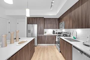 Modern 2 Bed in the Heart of Doral Free Parking