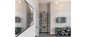 Green Bliss in the City: Comfortable 1-Bed Retreat