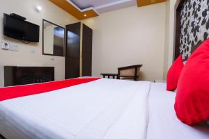 Hotel O J P Inn Near Patel Nagar Metro Station