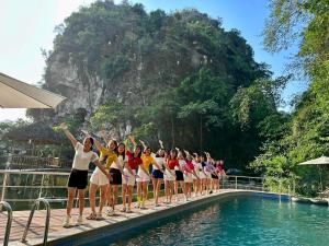 Phòng Giường Đôi Nhìn Ra Núi (Double Room with Mountain View)