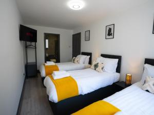 Contractors Wow3Beds off road Parking Town Centre