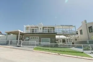 Surf n Sea Beachfront Holiday Home - Gamtoosriviermond