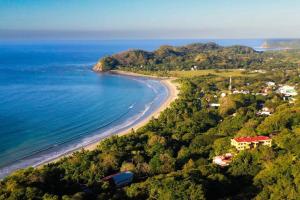 Modern condo with stunning ocean views in Samara