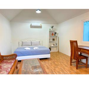 Quality Time Farmstay: River House