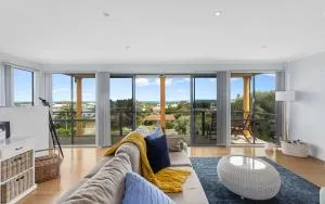 Hazel Beach House with ocean views - Goolwa South
