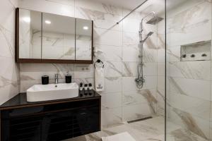 Monnas Suite
