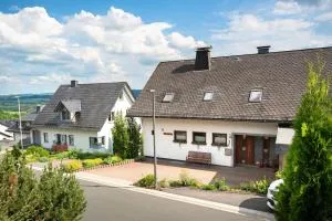 Am Pön - Ferienwohnungen - Düdinghausen