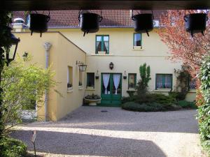 Hotels Logis Auberge A La Tete De Lard : photos des chambres