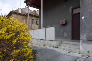 Modern Studio near British Square