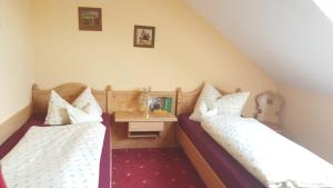 Twin Room room in Landhotel BurgenBlick Garni & Tagungshotel