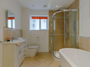 4 Bed in Newquay 90325