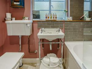 2 Bed in Bath 90431