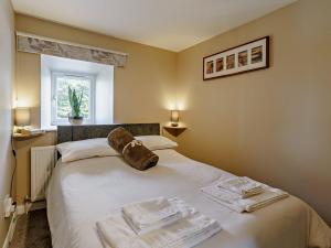 3 Bed in Cosheston 90731