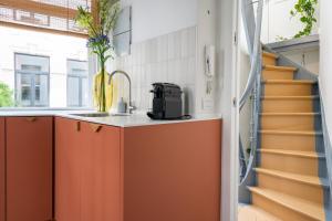 SHWAY - The Black Pants