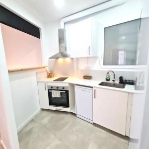 G74 AVENIDA GAUDI nice 4 bedrooms apartment with balcony- Sagrada Familia