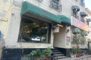 The Metropolis Guest House Near RK Ashram Metro Station