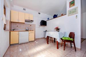 Apartments Josip 2304