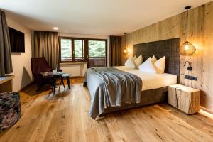 Superior Double Room with Balcony room in Hotel Edelweiss
