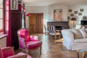 Maisons de vacances Mas de charme en pleine Camargue : Maison 6 Chambres