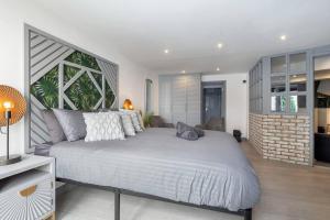 Flat - Sleeps 2 & Parking