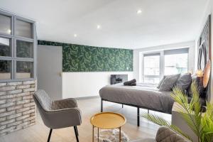 1-Bed Flat in West London Sleeps 2