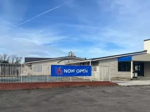 Motel 6 Cross Lanes, WV Goff Mountain Rd - 亨廷顿