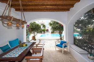 Mykonian Style w Shared Pool Houses & Nighttime Security Guard