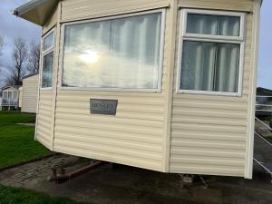 Coastal Caravan Holidays - Goldfinch 22